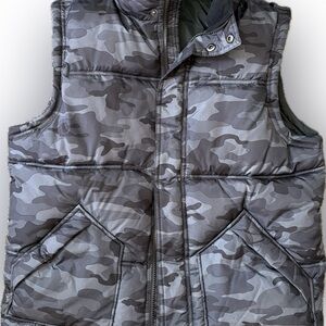 Gap Kids Camo Puffer Vest Boys Size XXL (14-16)